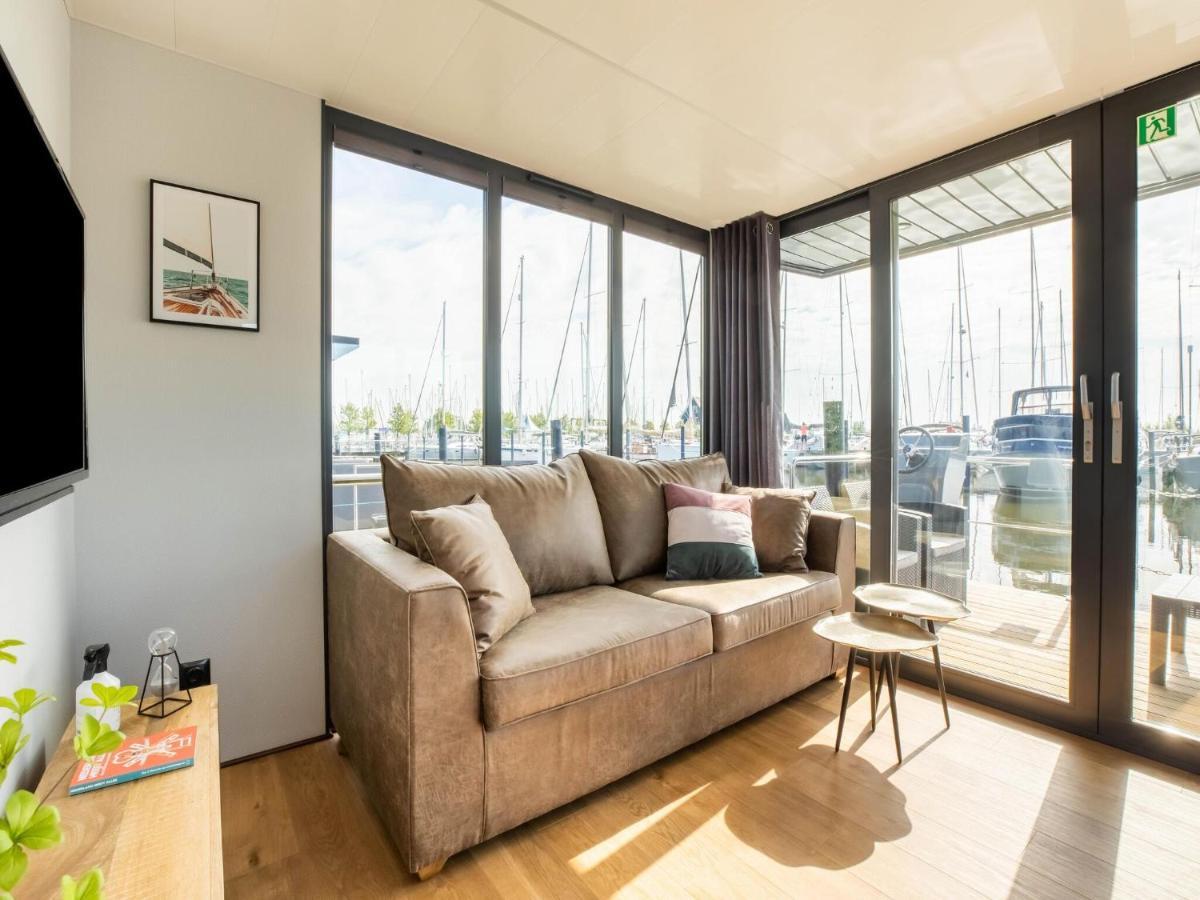 Comfortable Houseboat In Volendam Marina 外观 照片