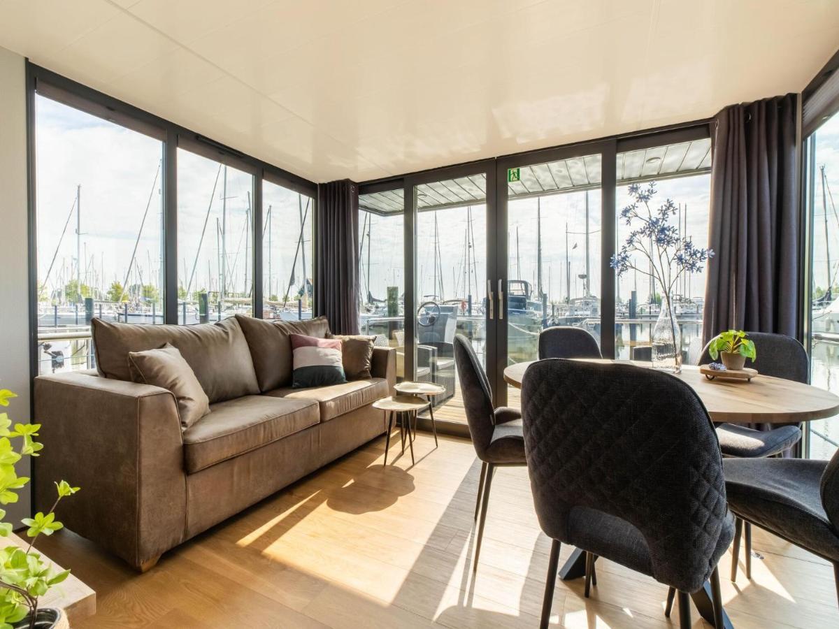 Comfortable Houseboat In Volendam Marina 外观 照片