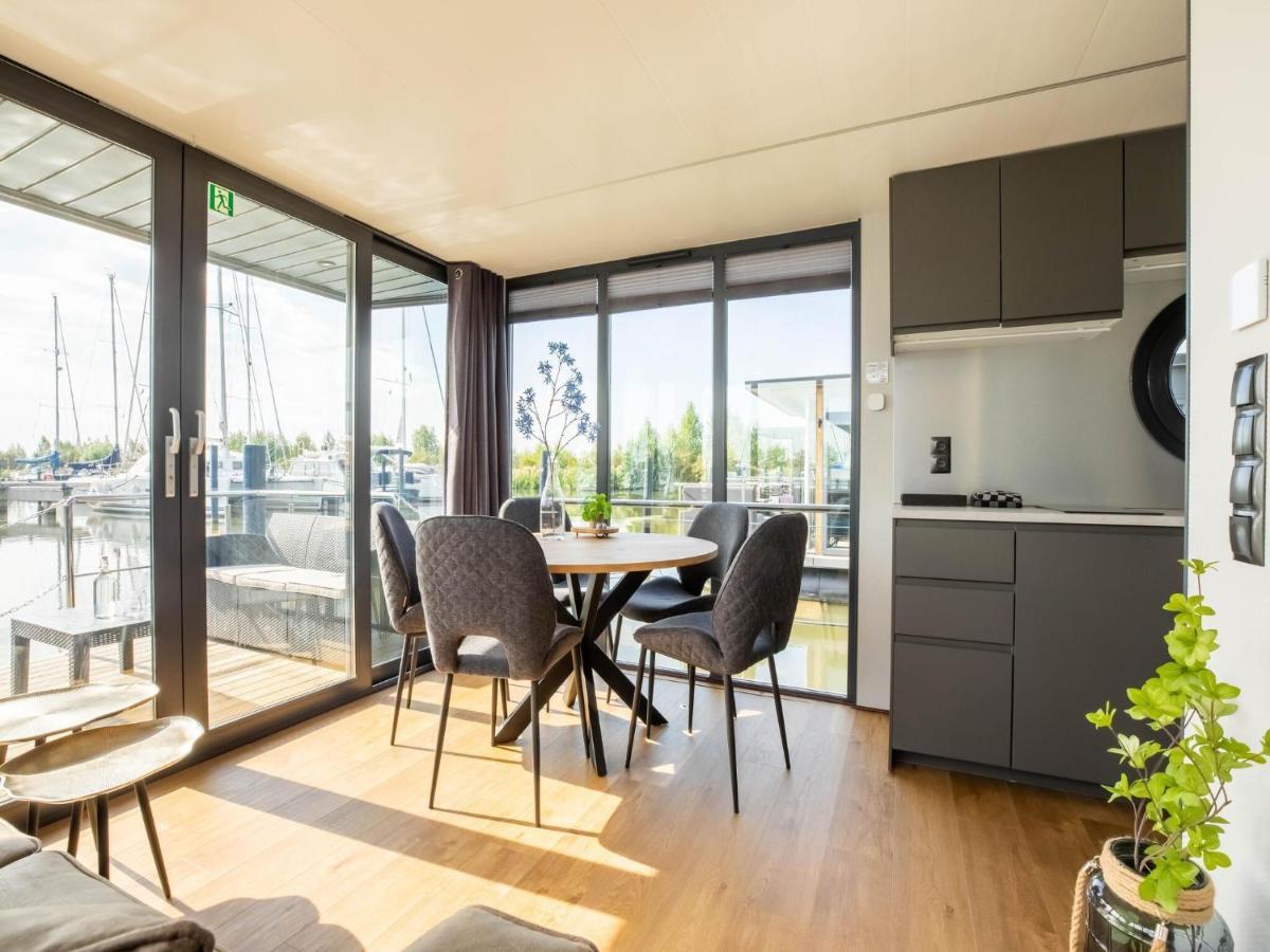 Comfortable Houseboat In Volendam Marina 外观 照片